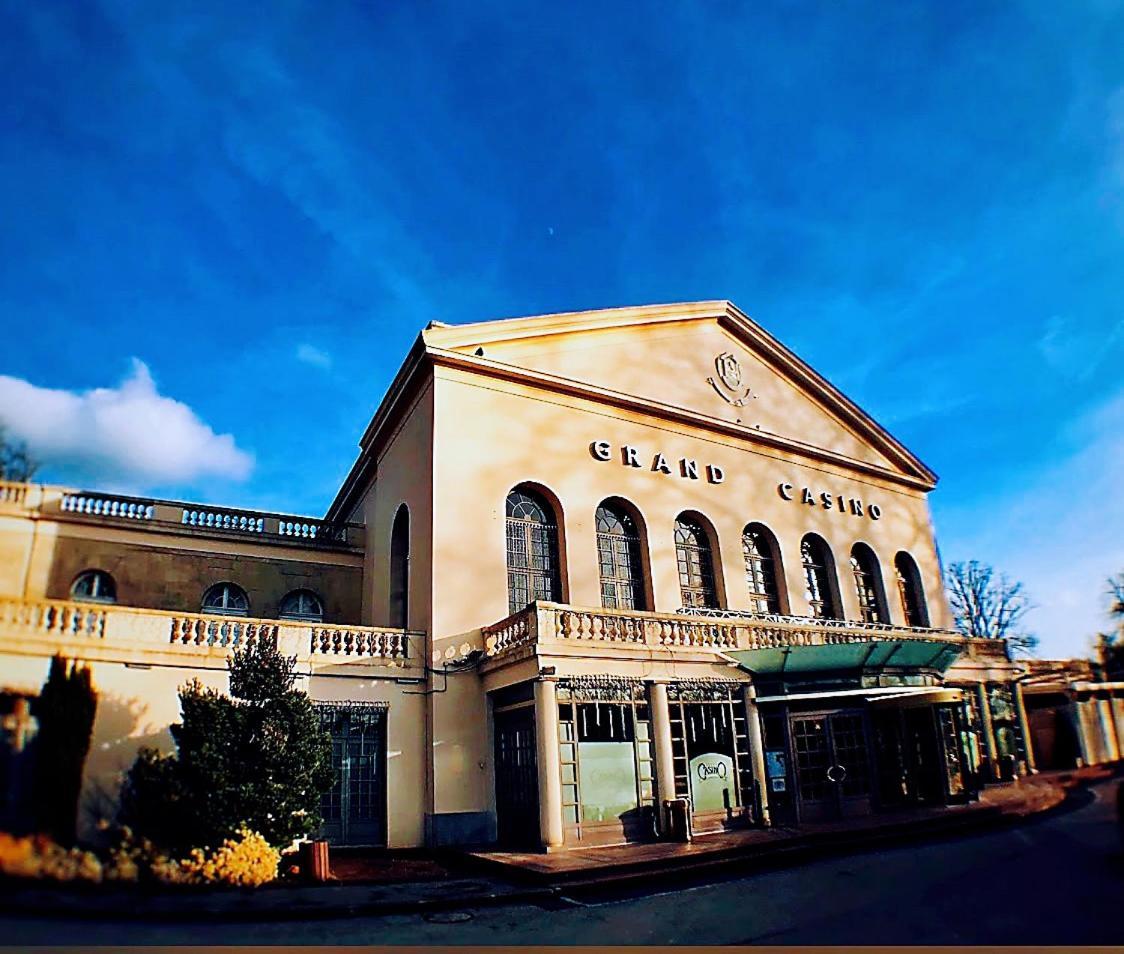 Porte Du Casino Forges-les-Eaux Luaran gambar